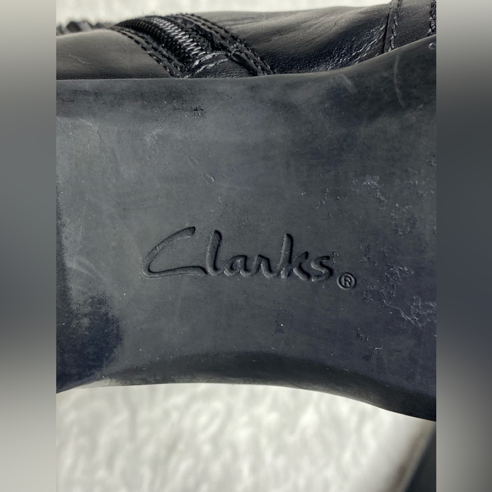 Clarks leather tall boots size 8M - Picture 9 of 10